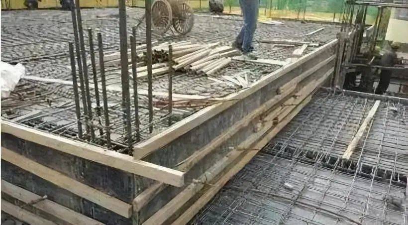 建筑木工,吊模施工的标准做法,这样干不涨工资才怪_加固_模板_进行