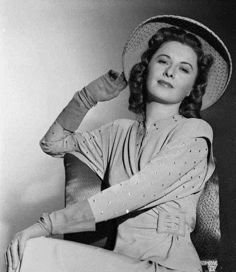 今天的服装设计师也要感谢她们_穿着_丽塔·_夹克