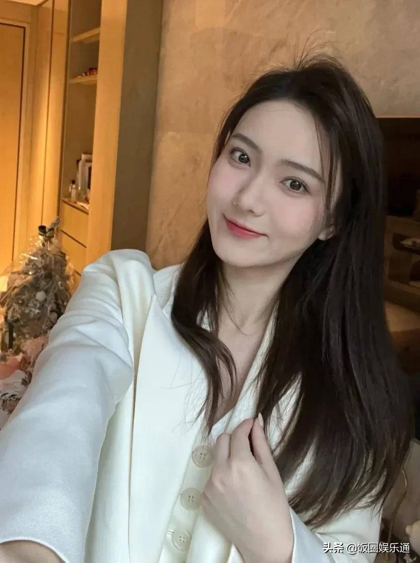 洪成成男朋友体型遭嘲讽，孔汝淳身材被吐槽，双方粉丝再次互撕_手机搜狐网