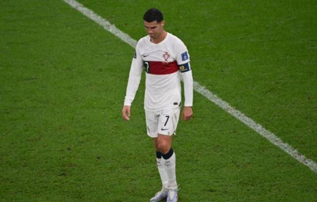 C罗原创社交媒体圣诞礼品！女友乔治娜花大代价送总统豪车