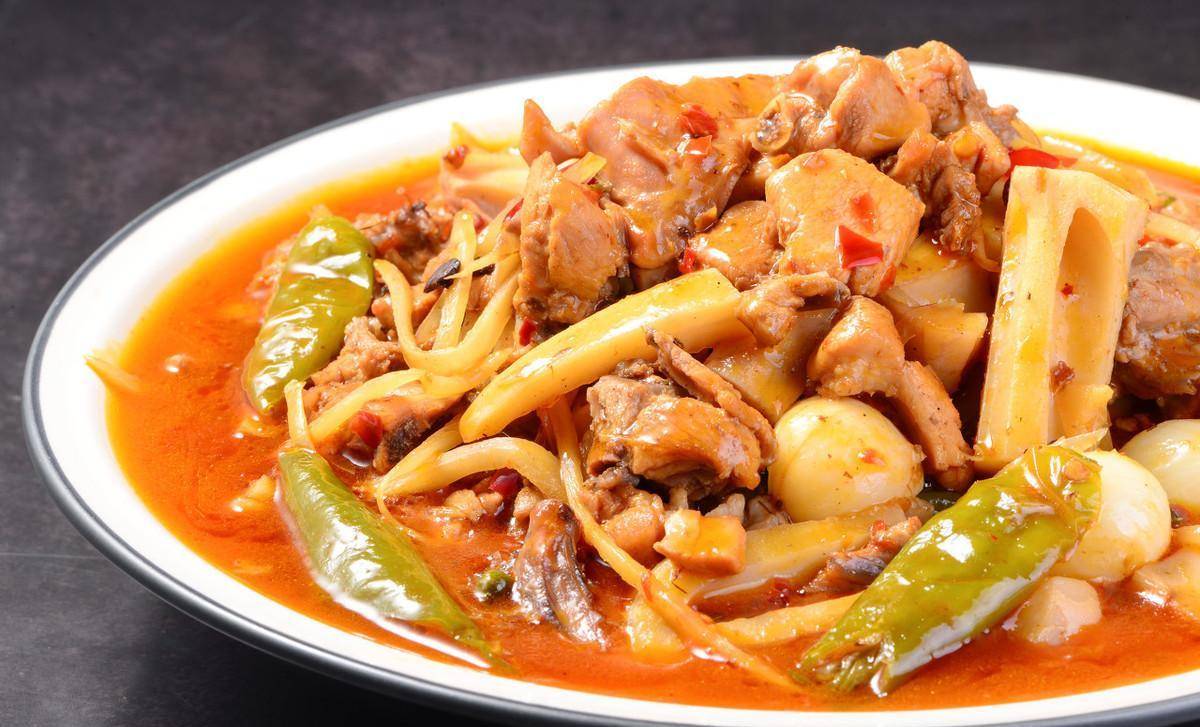 家常红烧兔,不添加大料,颜色红润,香糯味醇 重点在兔肉鲜美