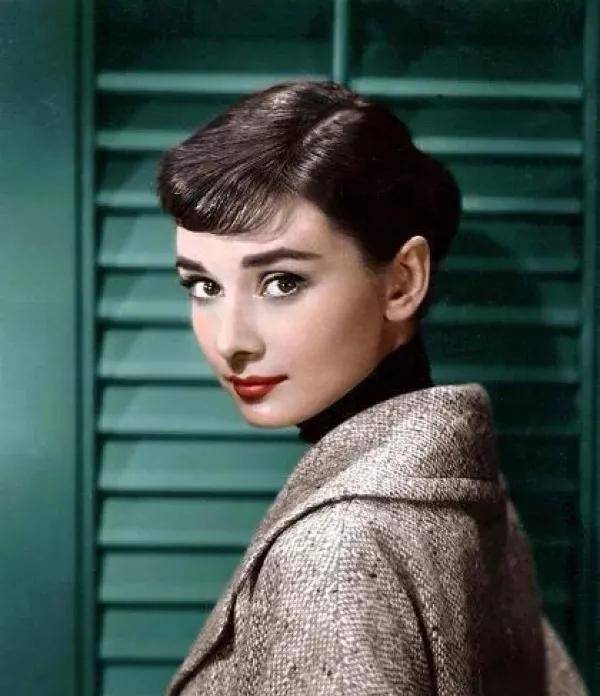 奥黛丽.赫本和纪梵希的故事_意义_守护_香水