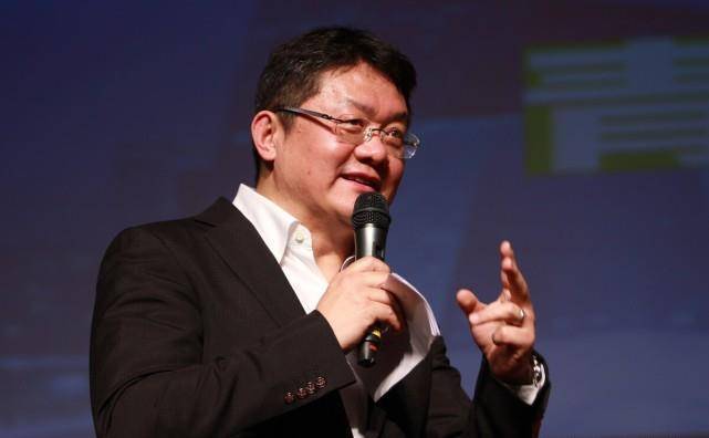 于是,就推出了《足球之夜》这档节目,定在每周四播出.