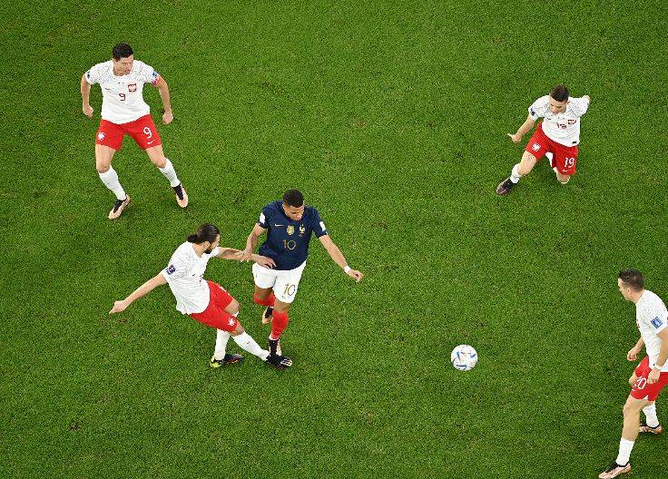 法国阵容比阿根廷强多了，姆巴佩表现比梅西好，没什么骄傲的