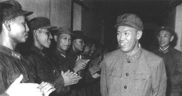 年里,换了7任司令员,4位曾受到冲击被中断过工作_梁兴初_劳动_秦基伟