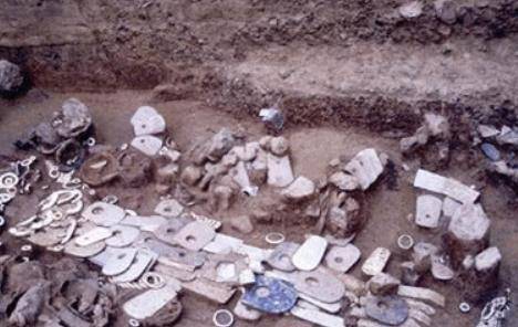 “遗迹”凌家滩发掘史前遗迹，出土的玉石过于“诡异”，专家：暂停考古