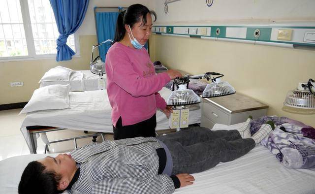 生下儿子又遭厄运,云南女子:我期盼听他叫声妈_胡成芝_肖雷_孩子