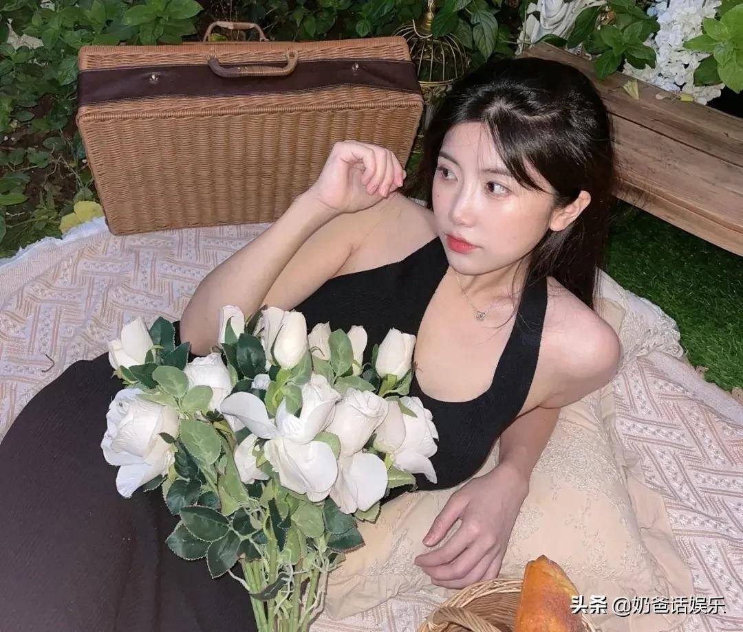 百万粉网红罗拉屡次爽约,随意更改抽奖活动,遭遇网友举报_礼物_节目_