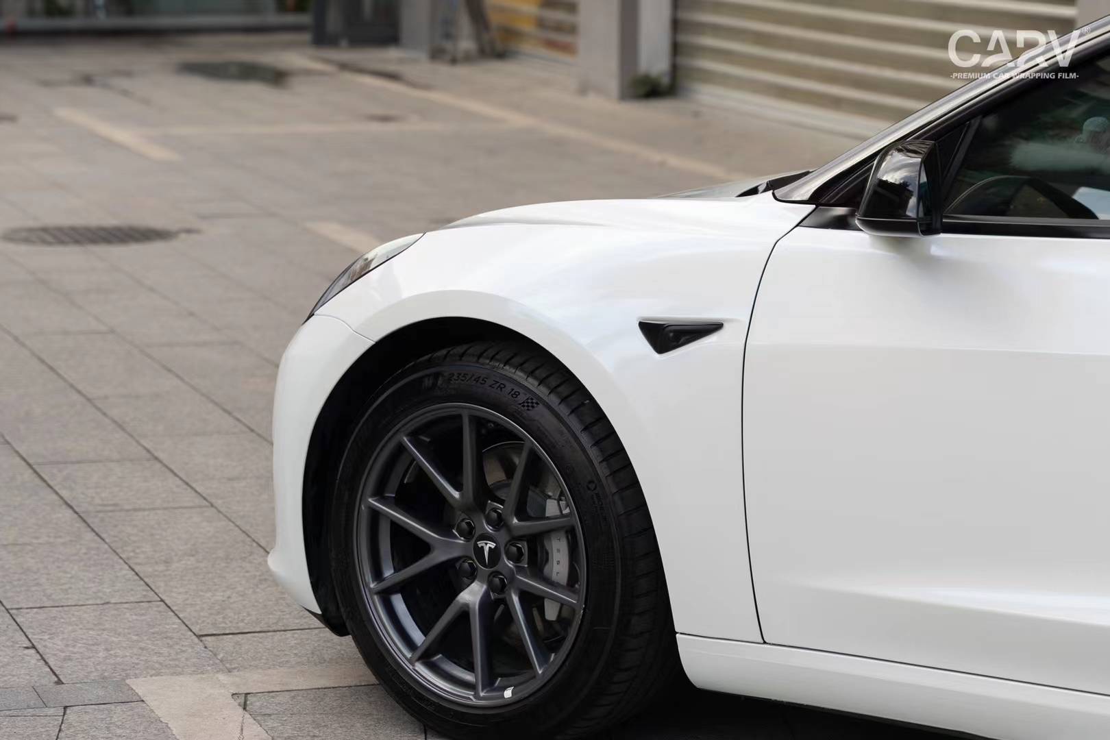 特斯拉model3卡孚改色膜钻石白魅蓝,突显个性_搜狐汽车_搜狐网