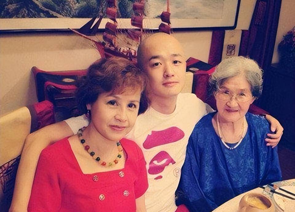 名和利,救不了包贝尔_角色_母亲_父母