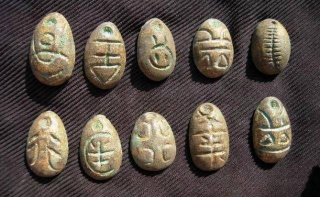 古代贝壳钱币古人图片