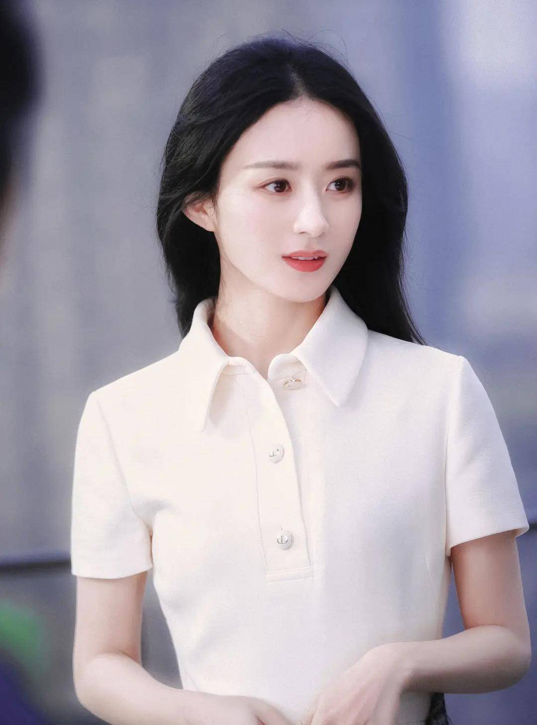赵丽颖出镜状态引争议,网友指其生图疲态明显,粉丝拿对比照打脸_网络