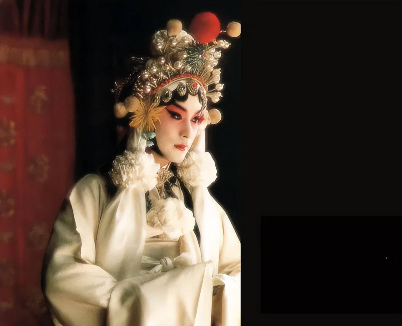 京剧表演艺术家张曼玲去世,她是张国荣的老师,与林青霞是好友