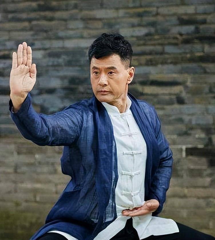 于荣光:我戴着墨镜,和李连杰过了6招,他的功夫比我厉害_壮汉_动作