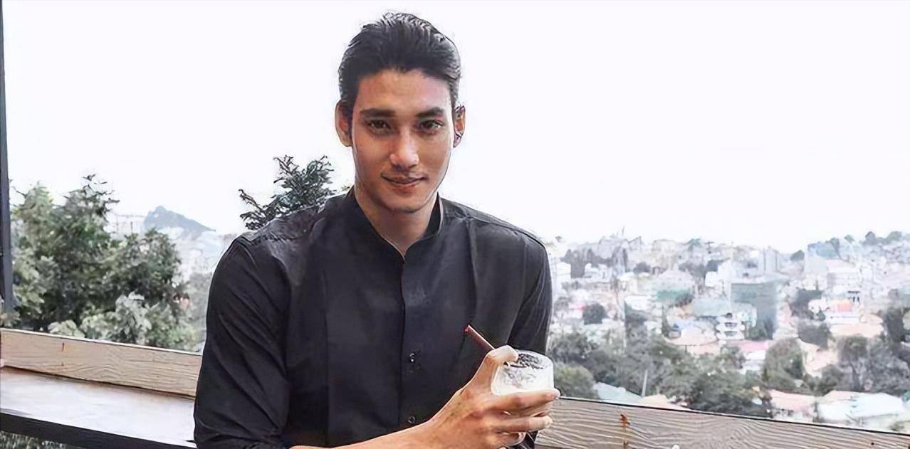 从释明心上学开始,他的父母就发现,释明心偏爱看有