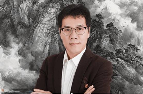 自幼喜好诗词书画,得到了魏正起,张善平等大家启蒙引导,打下了坚实的