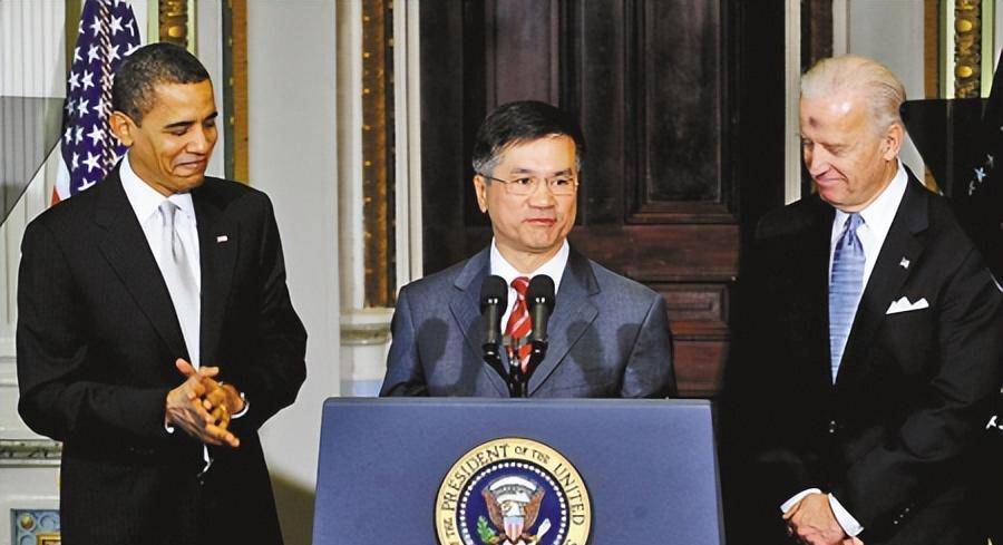 2011年,骆家辉卸任美国商务部部长,摇身一变成为美国驻华大使.