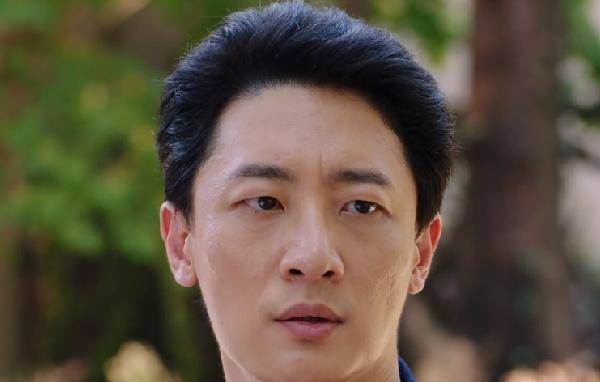 而在这种学习进取的同时,江中石的身上还有着一种责