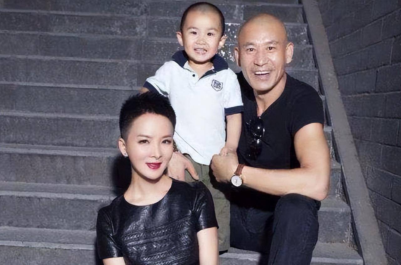 丫鬟谢兰:被张国荣看中,嫁12年丈夫,如今现状如何_孩子_施小红_体操