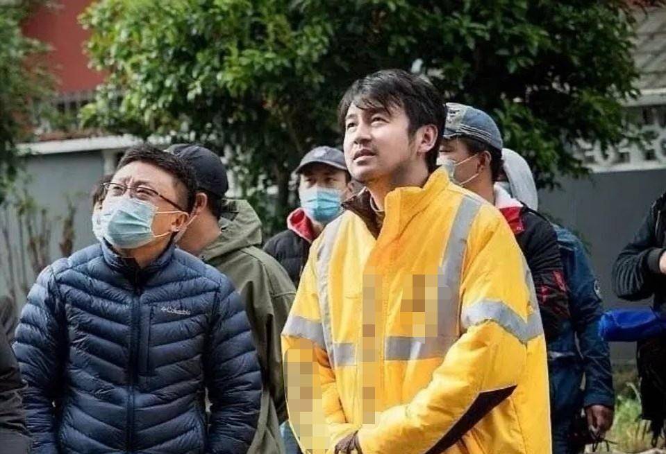 雷佳音演外卖小哥,为贴近角色,竟十天不洗脸不洗头!_疫情_隔离_故事