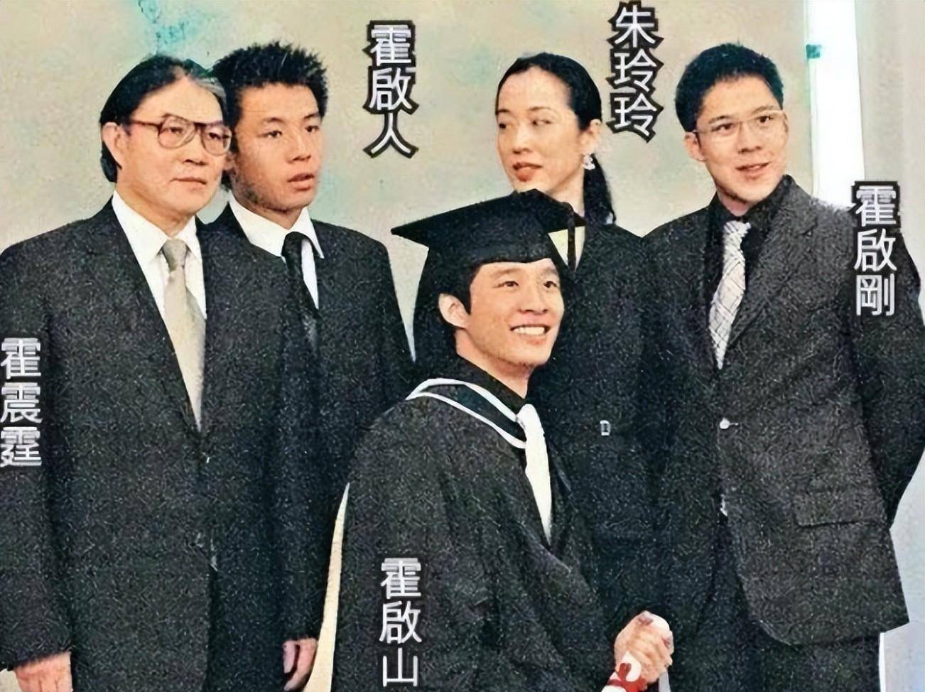 何超英:父亲拒绝参加葬礼,霍震霆毅然出席,给了她最后的体面_朱玲玲