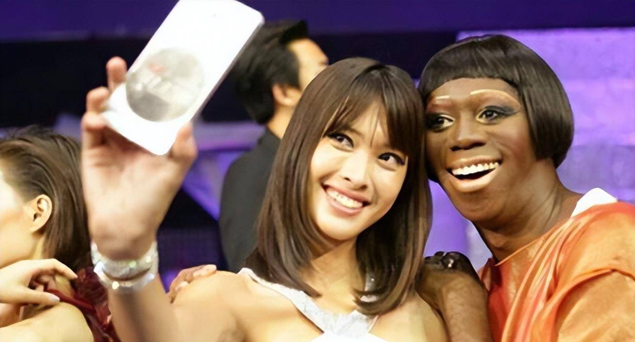 不屑中国人身份,被摄影师驳斥得哑口无言_凯丽_蔡羽_国家