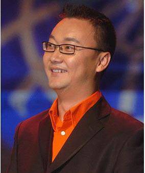 2000年,马斌在《特别关注》栏目兼职做新闻主播,他并不满足于现状,他