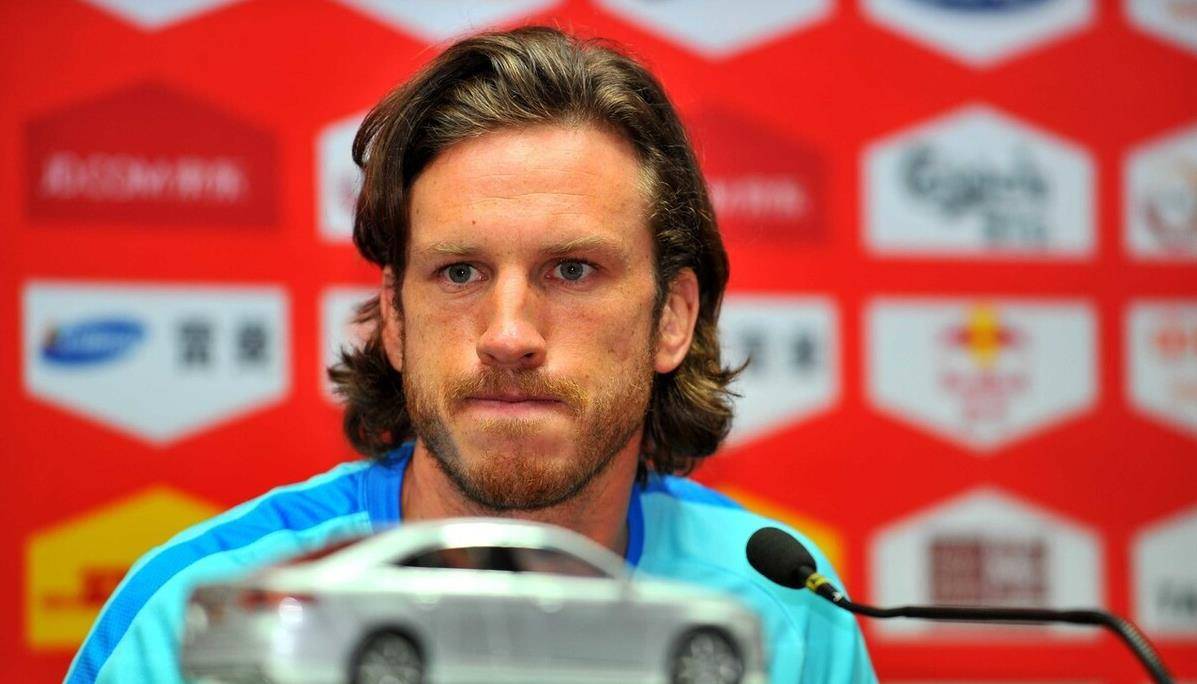 瑞典国脚官宣回归富力:拿到签证就飞中国签约_斯文森_效力_中场