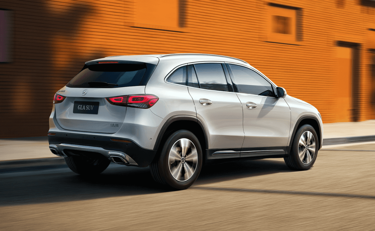 奔驰gla phev将基于燃油版gla来进行打造插电混动版本车型,因此新车在