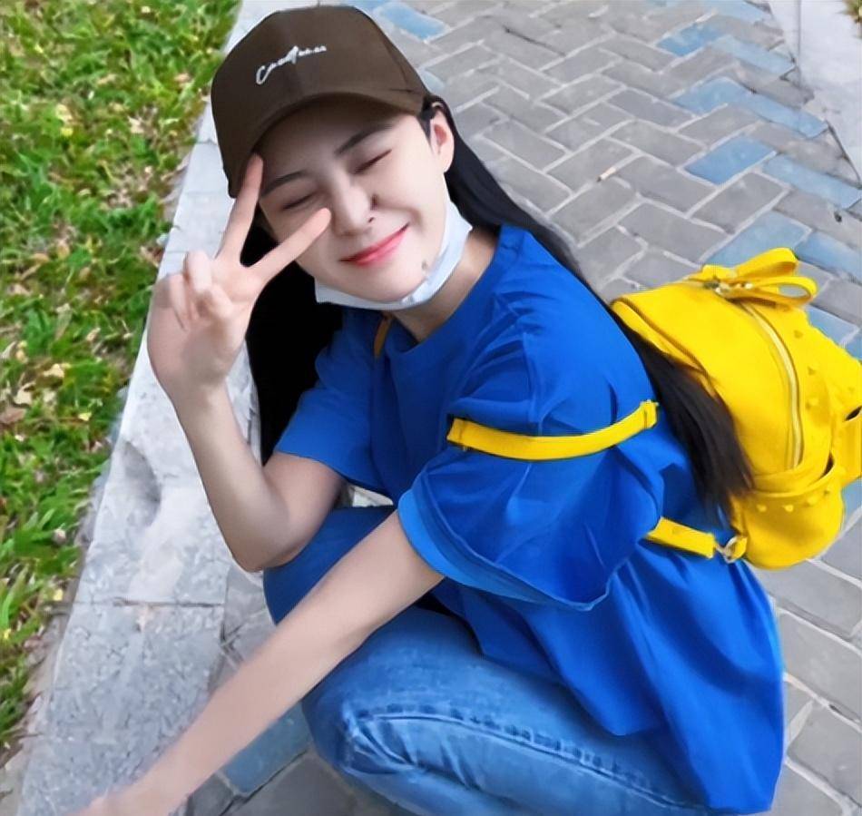 张兰做了三十多年企业,见过无数人,她肯定也知晓张颖颖过去的这些黑料