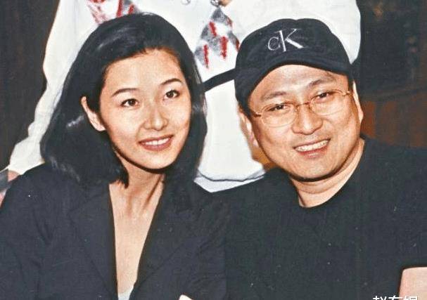 此外,第一任妻子以前是tvb演员,不过为了照顾汤镇业和孩子们,早已经