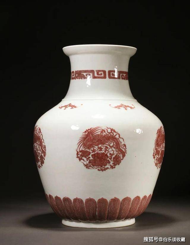 中国　大清康熙年製銘　青華釉裏紅蓮紋皿　送料込み0805 清・康熙年製款・古陶瓷品・青花・釉里紅・團鳳紋罐』