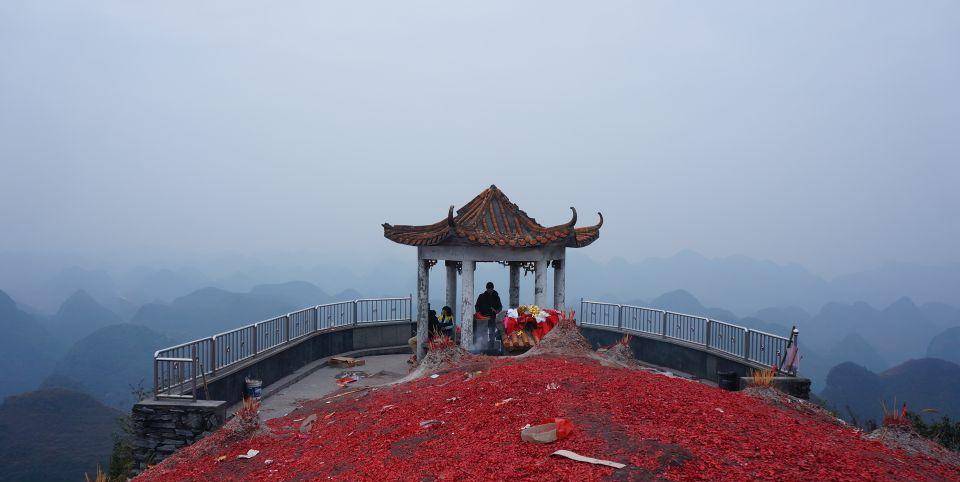 清远阳山靘雾山,一片乳房一样的石头峰林,听说求子灵验哦_山顶_杜步