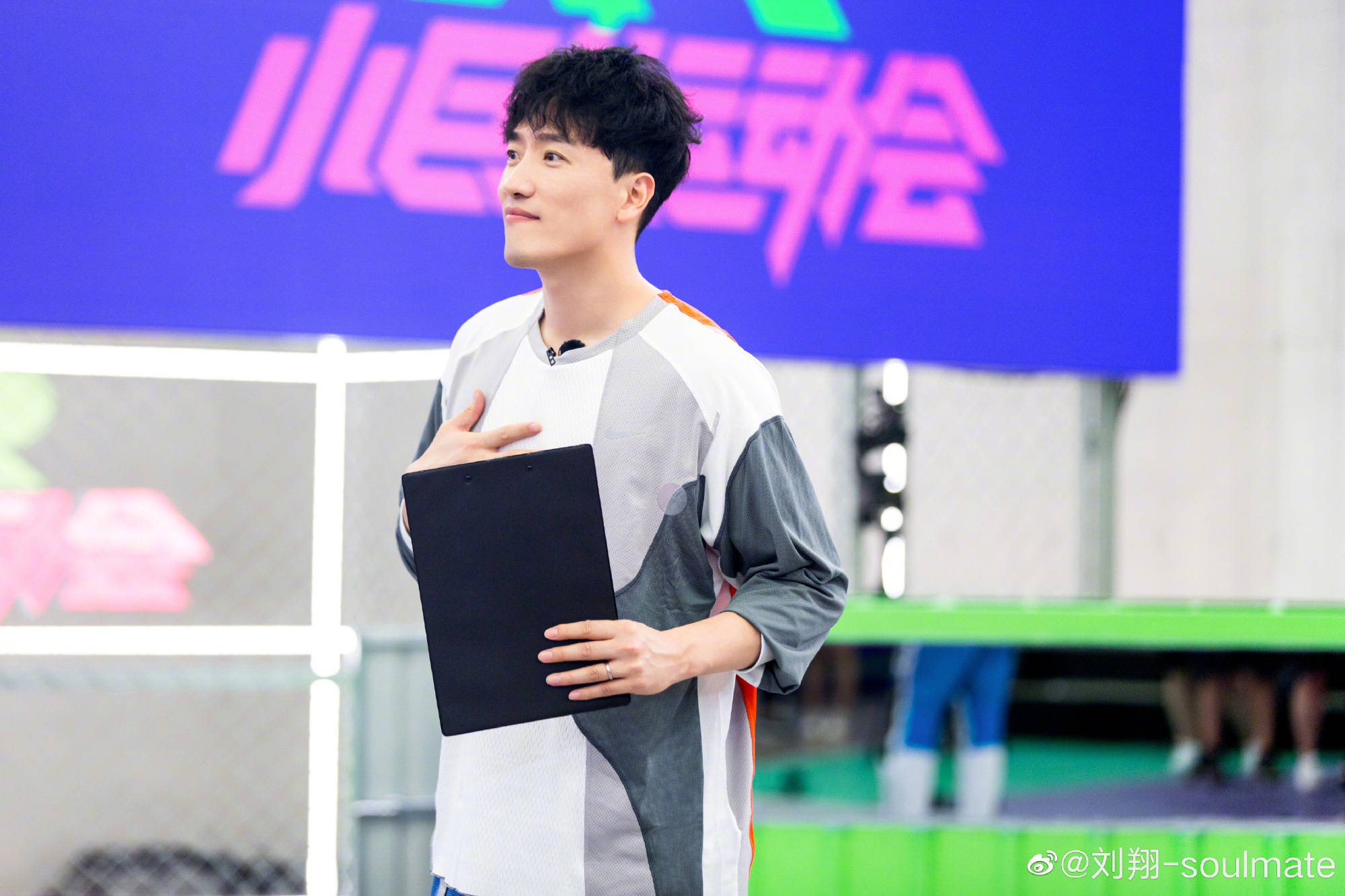 刘翔近照,身价已过亿,40岁没孩子,不工作,很多人欠他一句道歉_中国