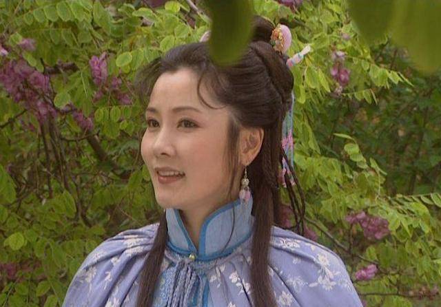 其中清宁宫中宫皇后为哲哲,东宫关雎宫就是东宫大福晋宸妃海兰珠,另外