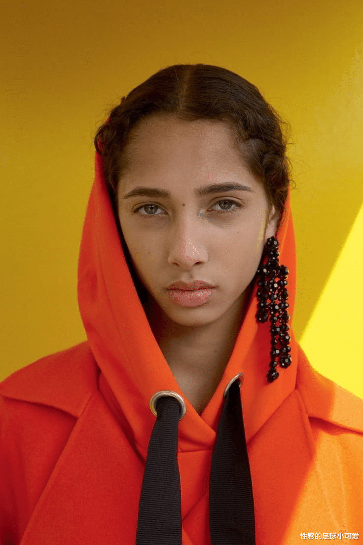 荷兰的模特:jasmin wijnaldum_女孩_外观_时装界