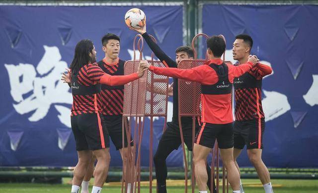 上港vs申花首发预测,外援三叉戟发挥成关键,傅欢或成制胜法宝!