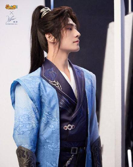 杨洋再次cos游戏角色,容颜不改,帅气加倍,网友:这是什么神仙_梦幻西游