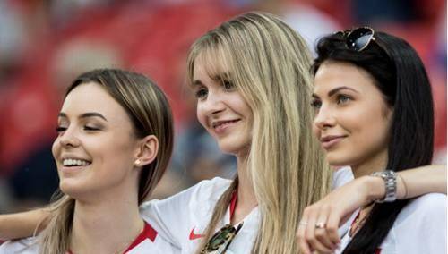 波兰女球迷惊艳世界杯!