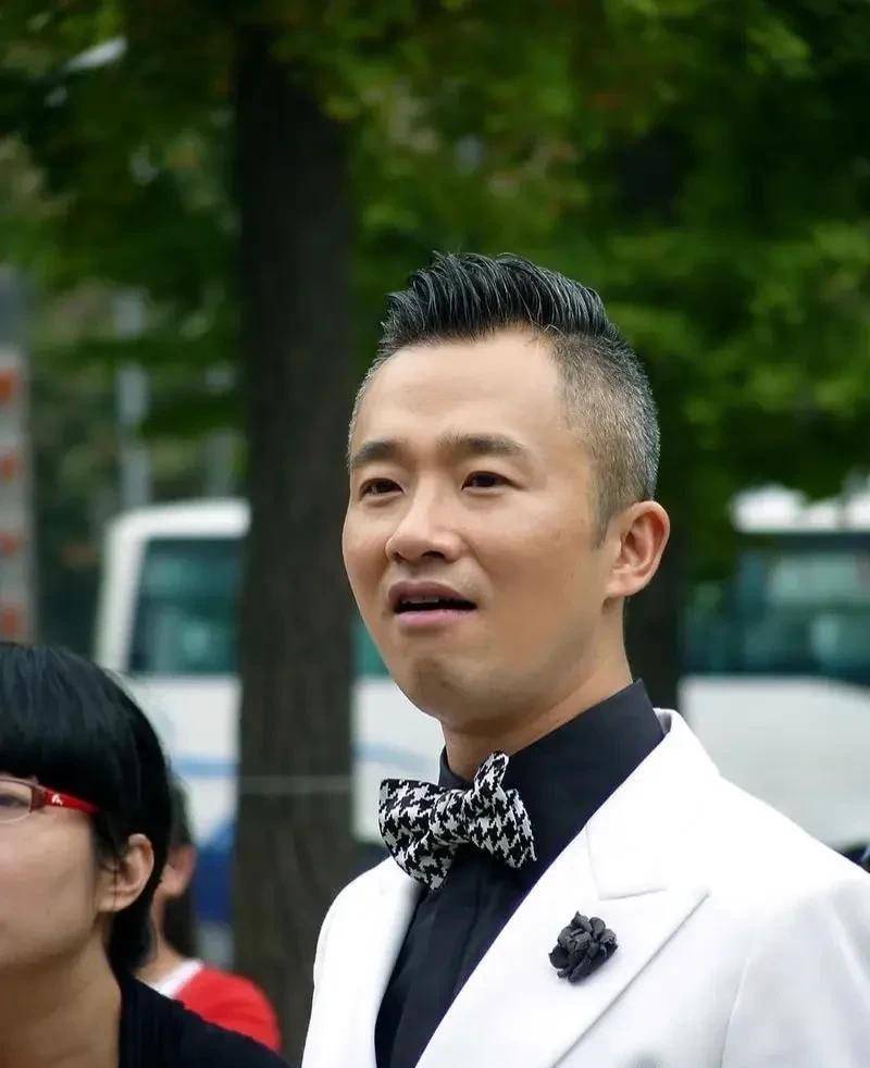 事实上,程磊是很多上海观众最喜欢的主持人.