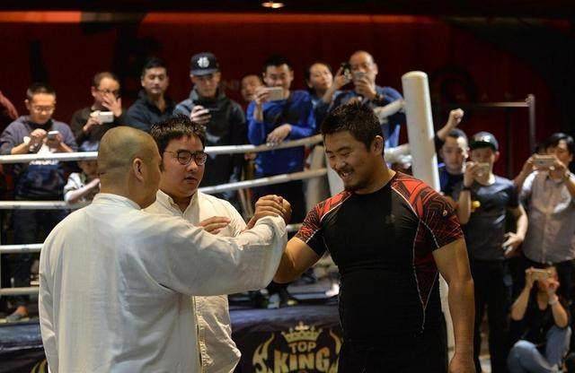 太极雷雷直言传武现状很可悲,承认拳击和泰拳是战立格斗精华_比赛