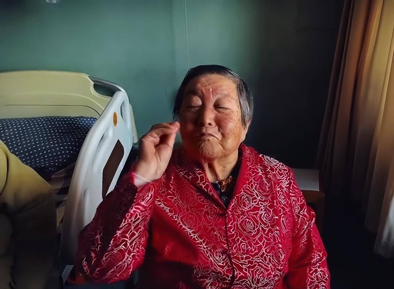 歌手火风妈妈去世,4天前透露父亲好转,母亲在接受急救_霍峰_老人_病房