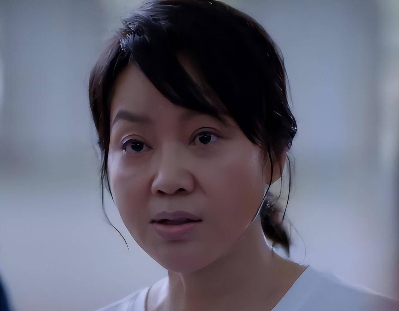 闫妮疑似整容?新剧中脸明显僵硬,沟壑感严重,为什么要走整容这条路?