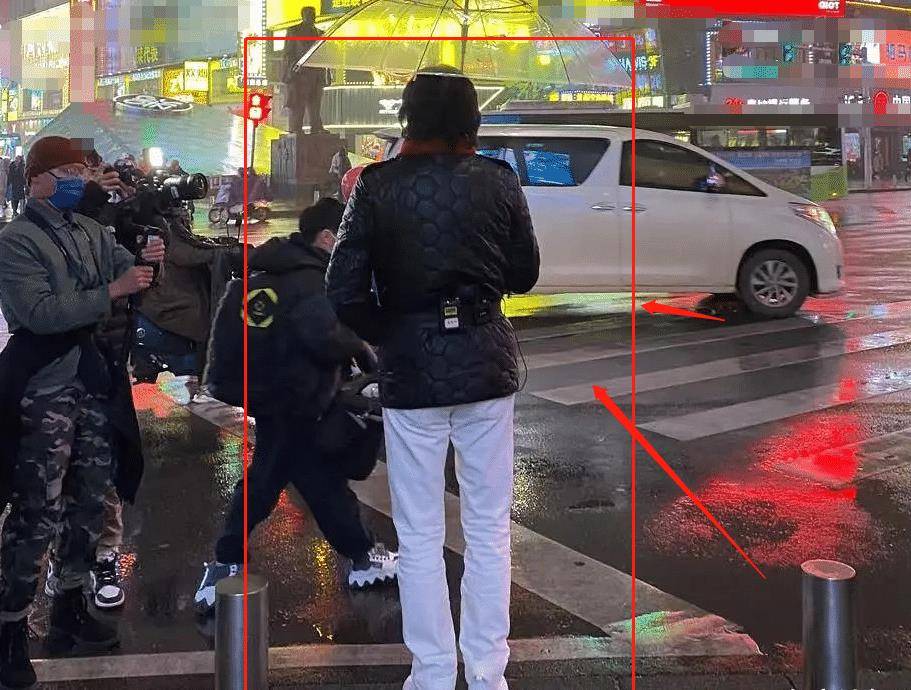 51岁高晓松变了模样,甩掉一身肥肉后,近180cm的背影帅成吴亦凡_减肥