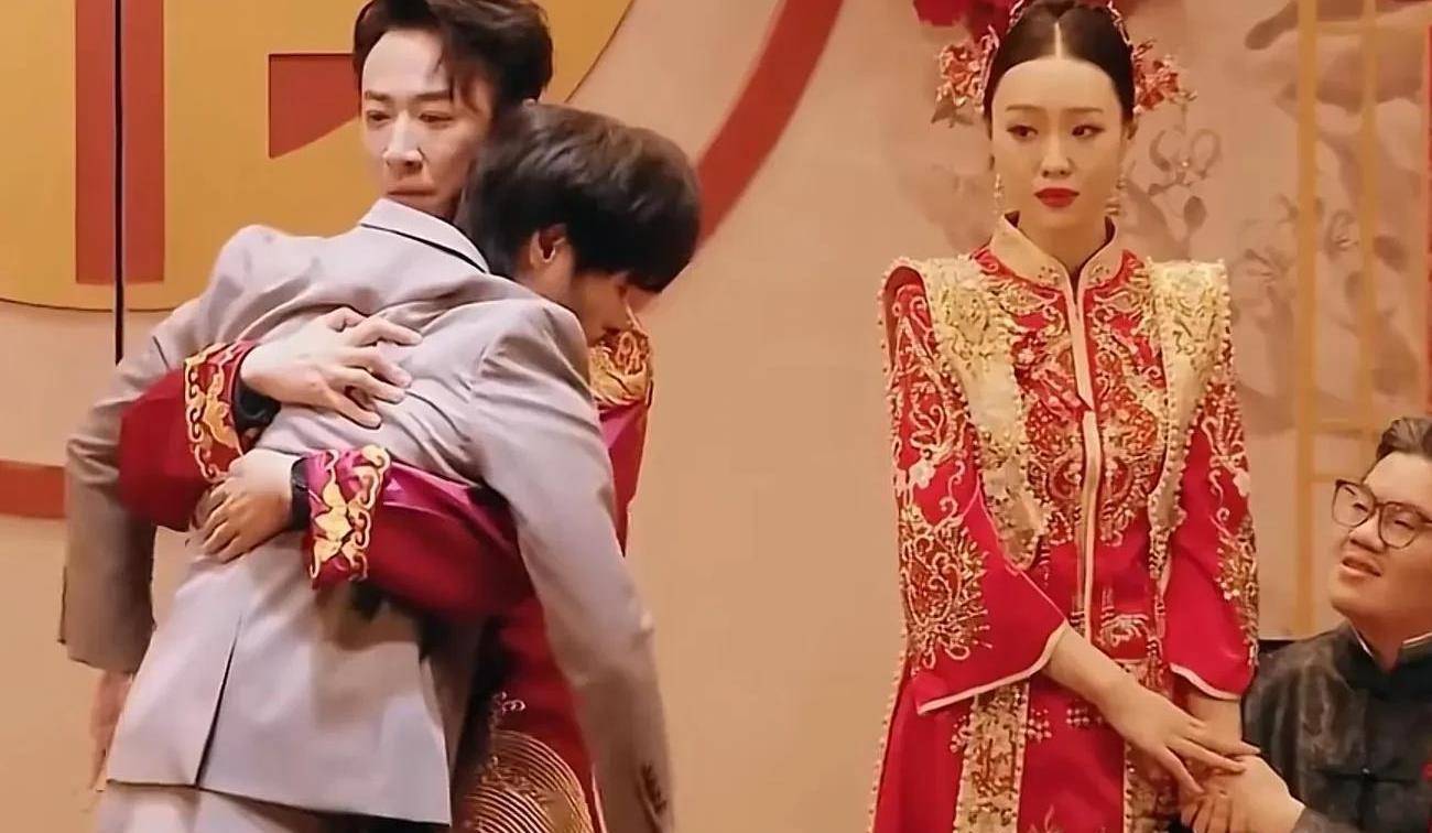 我知道他来了老张走后,张维伊擦干眼泪对老婆说:张维伊:媳妇,我不想