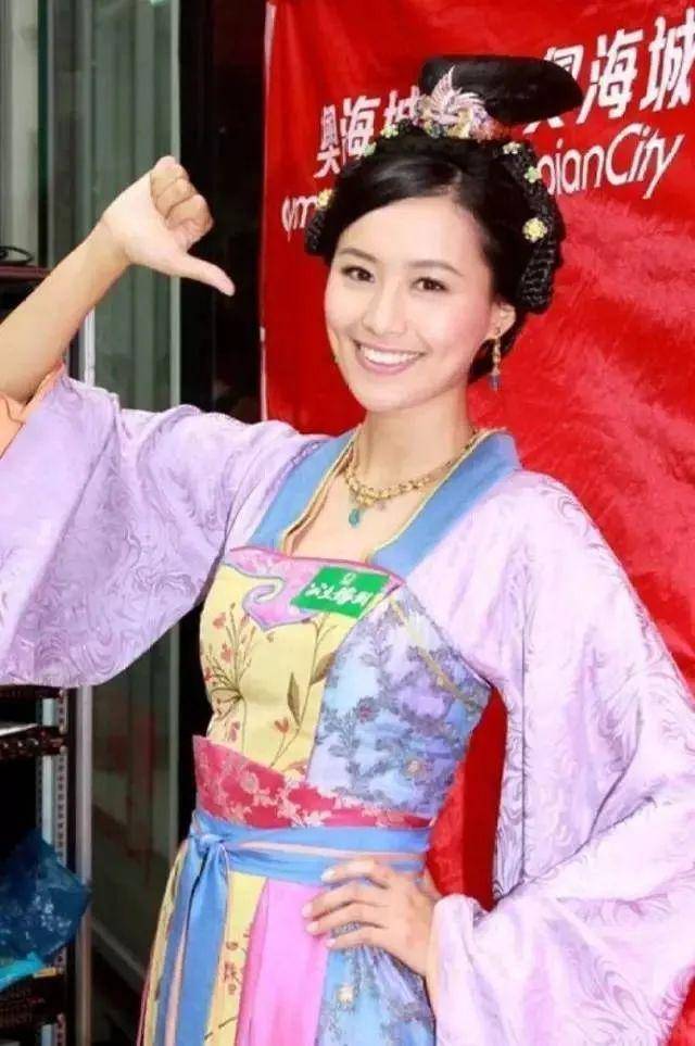 中患心漏症的黎耀祥妹妹「刘晴」,还有《溏心风暴》中的哑巴妹妹,基本