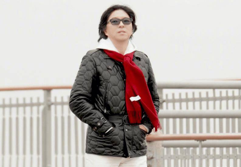 以前高晓松胖的时候,我们大家总是误以为他不仅颜值不过关,这身高也