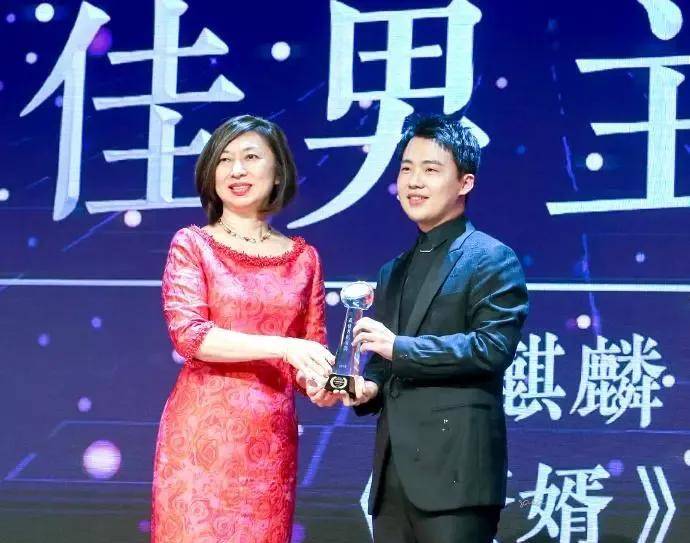郭麒麟获澳门国际电影节最佳男主角奖，德云社师徒影视帝背后故事