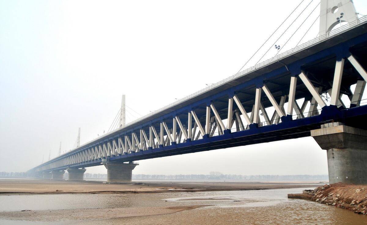 洛阳孟州23.63亿元黄河大桥本月底将通车|施工创多个国内第一