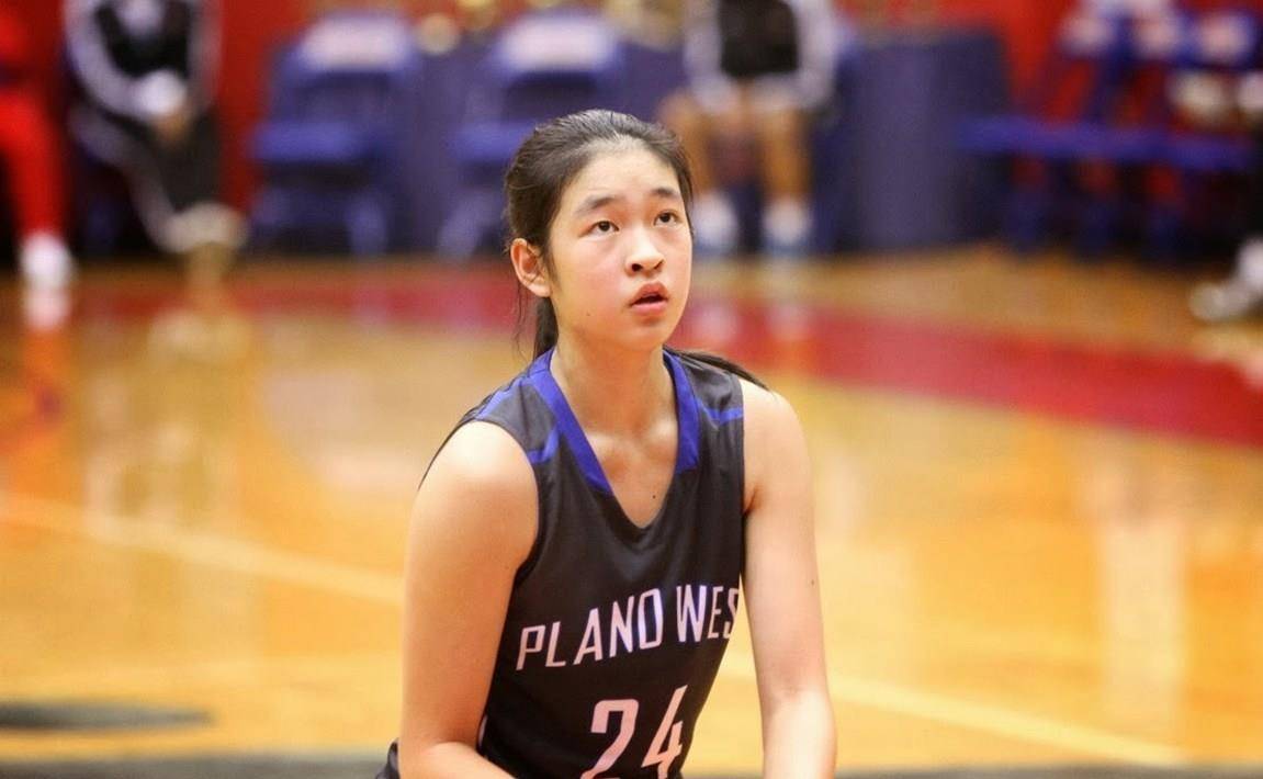 川村李沙1米85的李莎莎也曾在wcba联赛山东女篮效力过,随后又加入云南